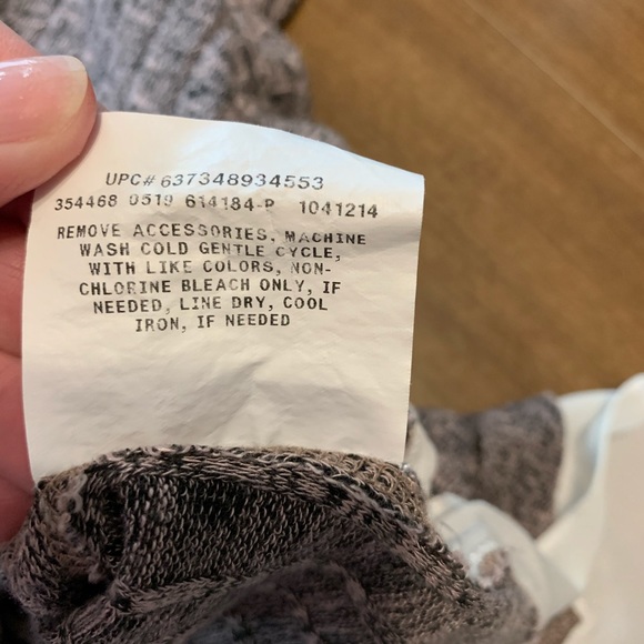 BCX layered look top size Medium - Picture 8 of 8